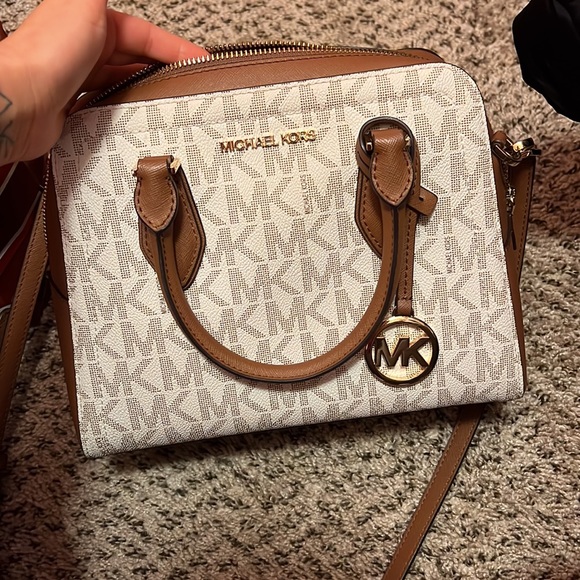 Micheal Kors  brown/cream purse - Picture 6 of 6